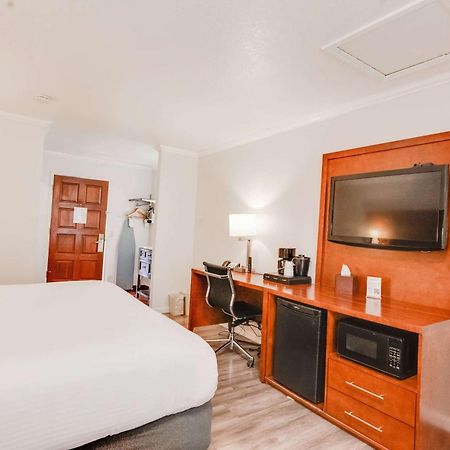 Ramada By Wyndham Mountain View Hotel Luaran gambar