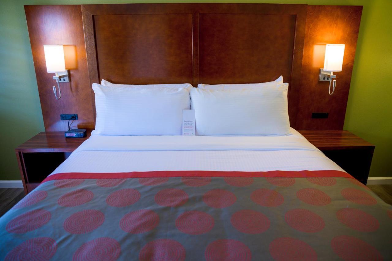 Ramada By Wyndham Mountain View Hotel Luaran gambar