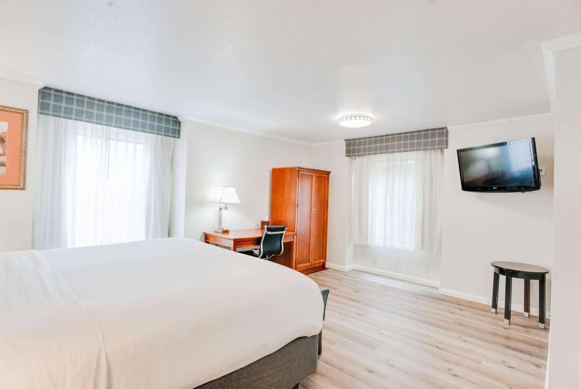 Ramada By Wyndham Mountain View Hotel Luaran gambar