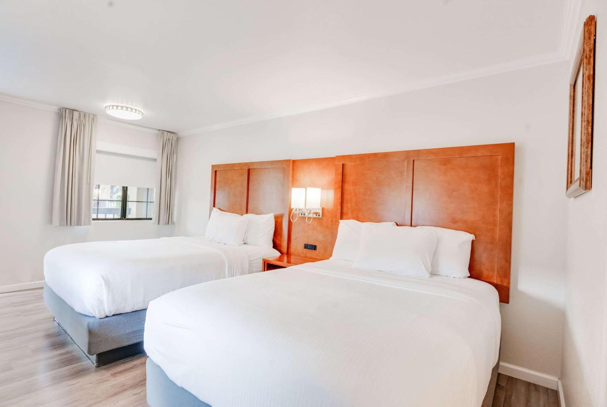 Ramada By Wyndham Mountain View Hotel Luaran gambar