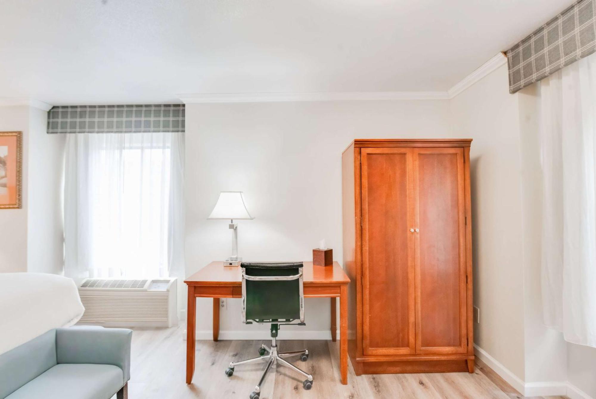 Ramada By Wyndham Mountain View Hotel Luaran gambar