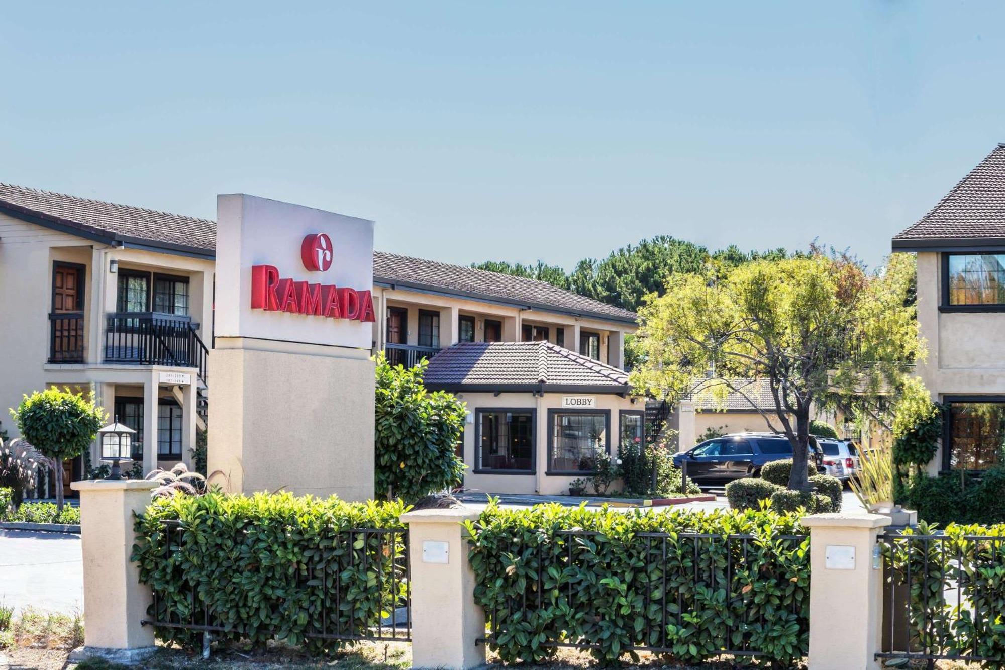 Ramada By Wyndham Mountain View Hotel Luaran gambar